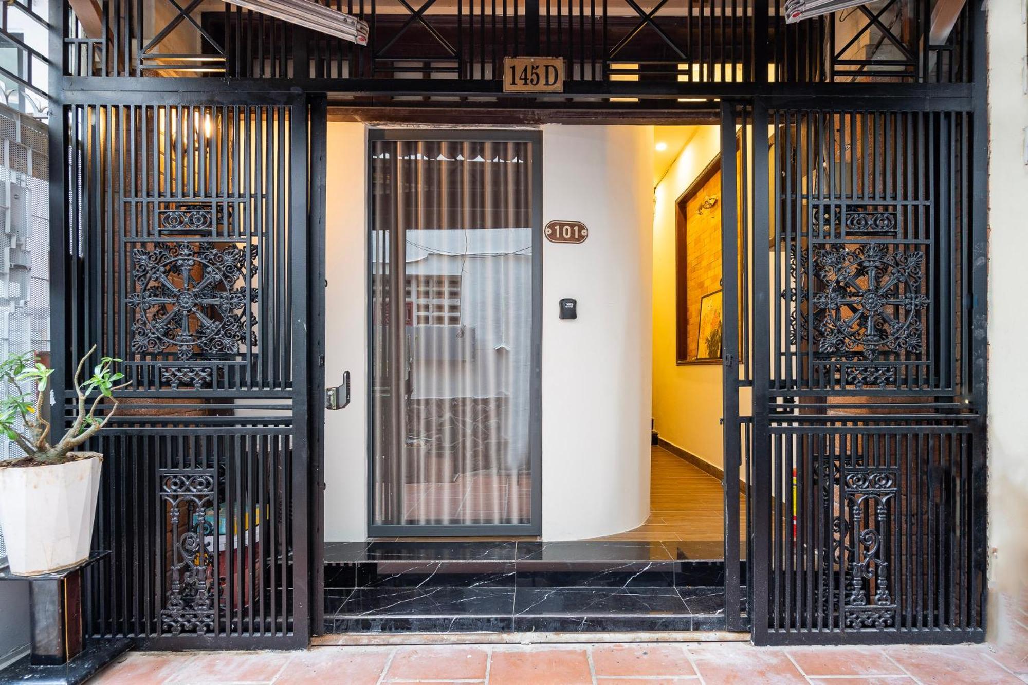 A Little Saigon Hotel - Bui Vien Walking Street Ho Chi Minh City Exterior photo